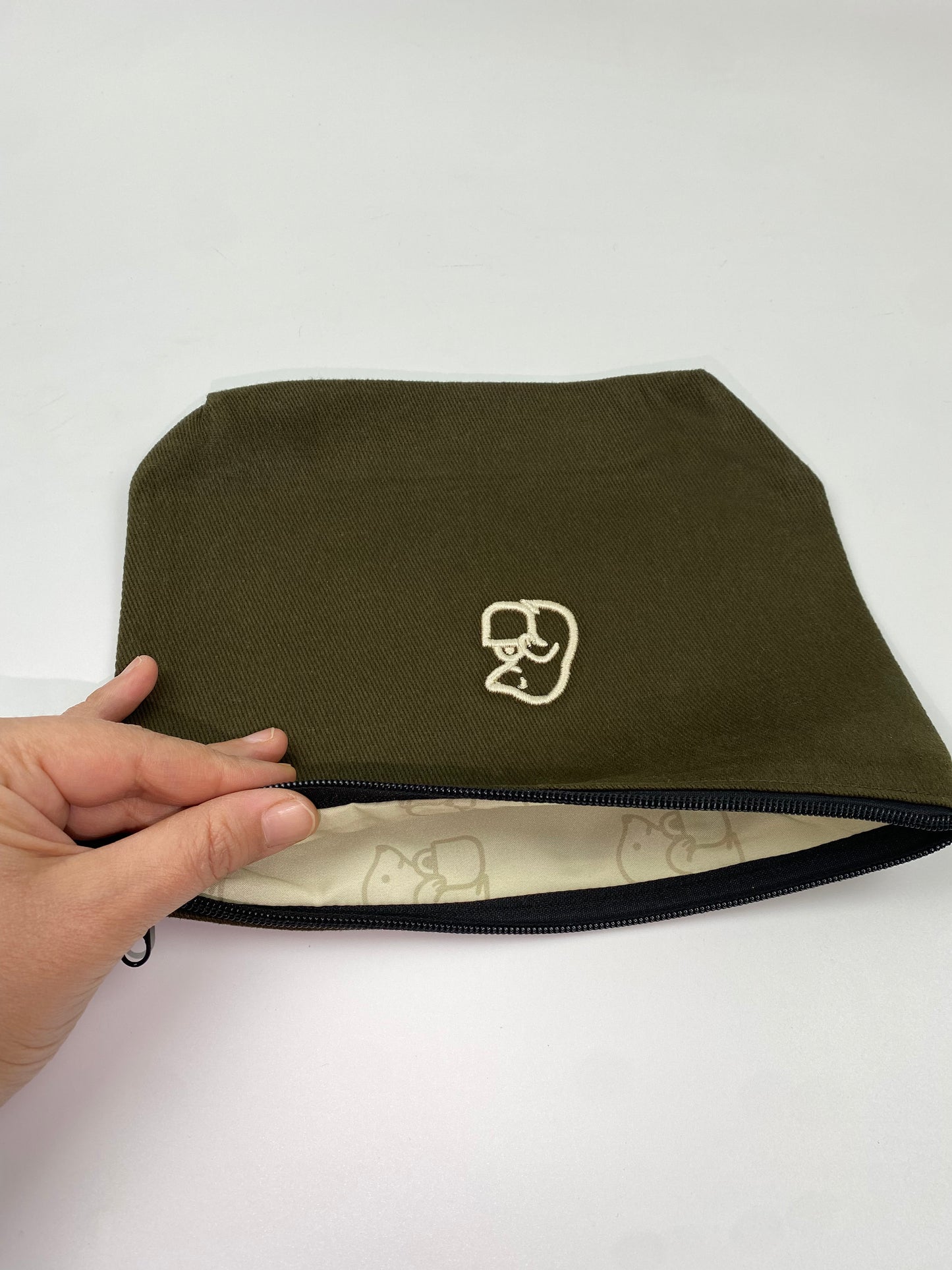 Haki Lamineli Nakışlı 300gr Kanvas Kumaş 25x18x6cm Körüklü Clutch Bez Çanta