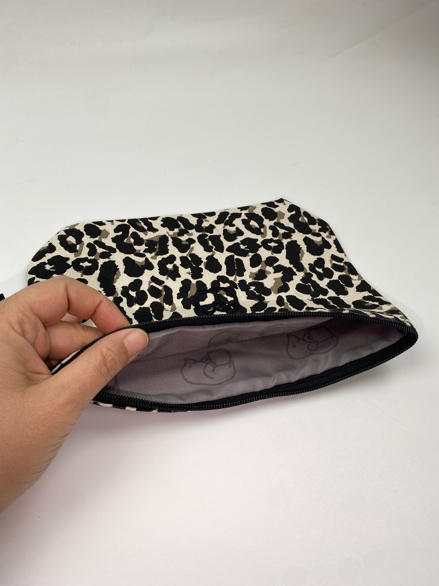 Leopar Lamineli Nakışlı 300gr Kanvas Kumaş 25x18x6cm Körüklü Clutch Bez Çanta
