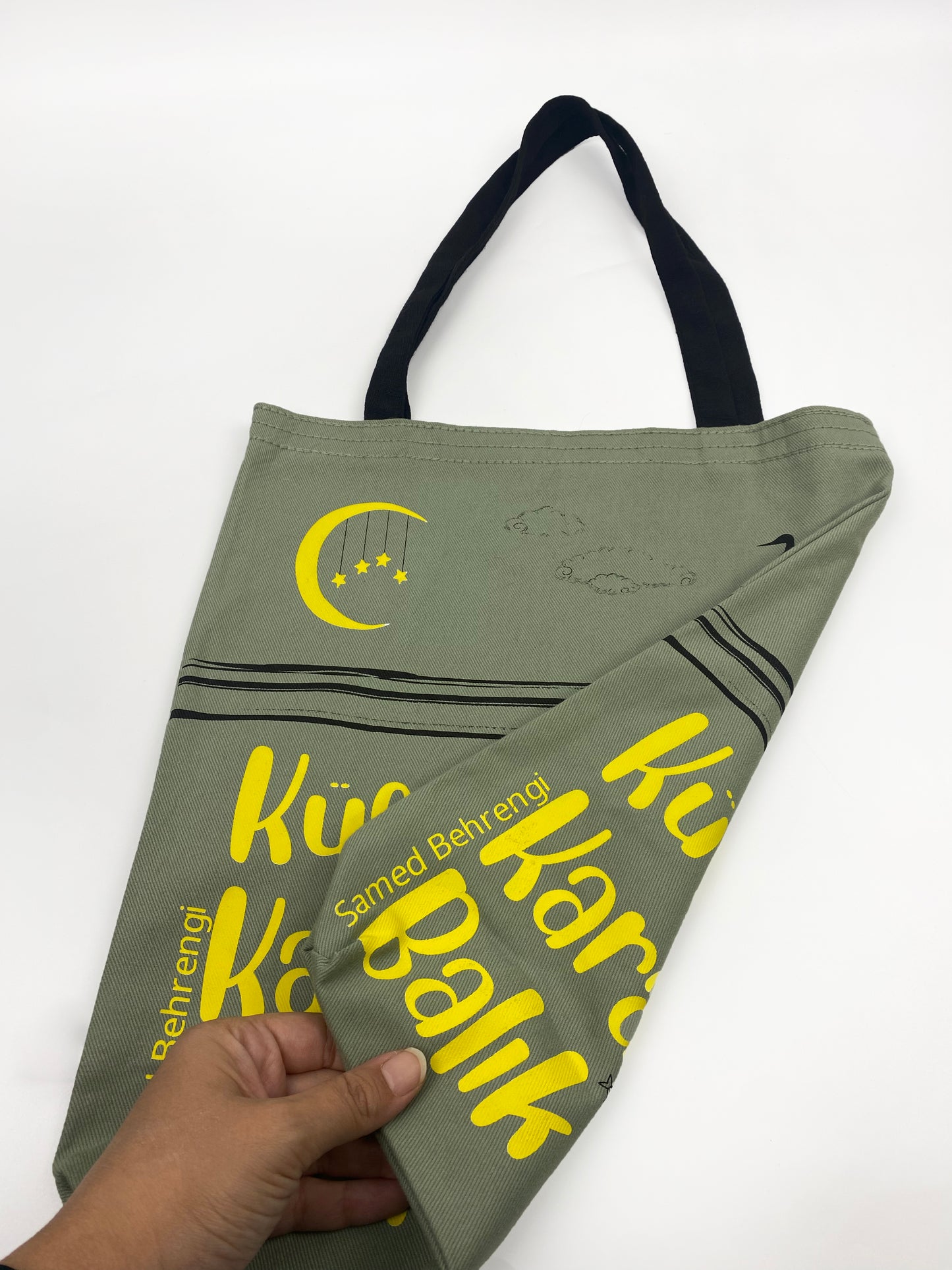 Samed Behrengi Küçük Kara Balık 340gr Yeşil Gabardin Kumaş 35x40x8cm Bez Çanta