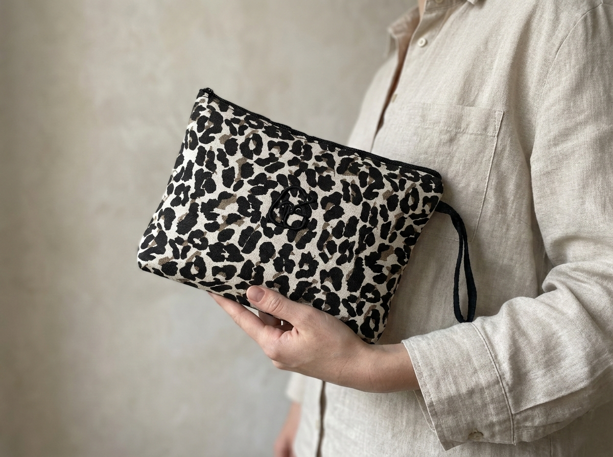 Leopar Lamineli Nakışlı 300gr Kanvas Kumaş 25x18x6cm Körüklü Clutch Bez Çanta