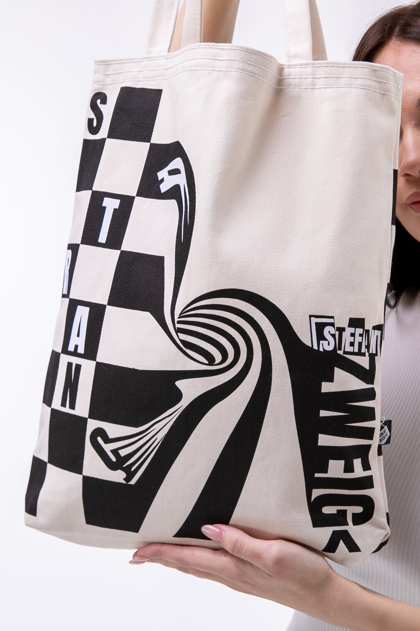 Stefan Zweig Satranç Ham Renk 340gr Gabardin Kumaş 35x40x8cm Bez Çanta